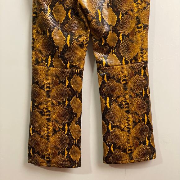Urban Outfitters 6 snakeskin flare pants metallic black yellow mid rise animal - Picture 7 of 7